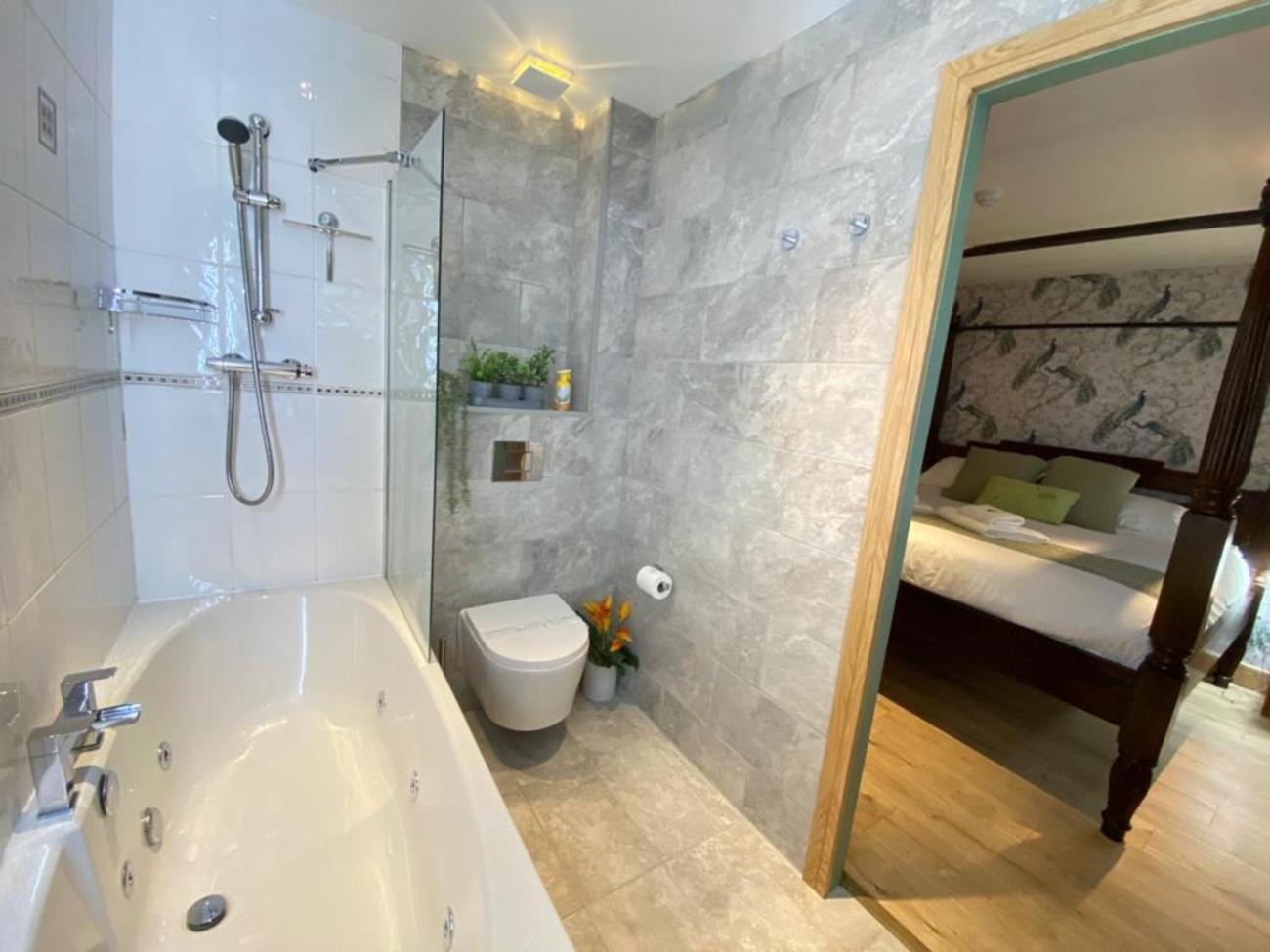 Lake District Romantic Get Away In 1 Acre Gardens Off M6 Пенрит Екстериор снимка